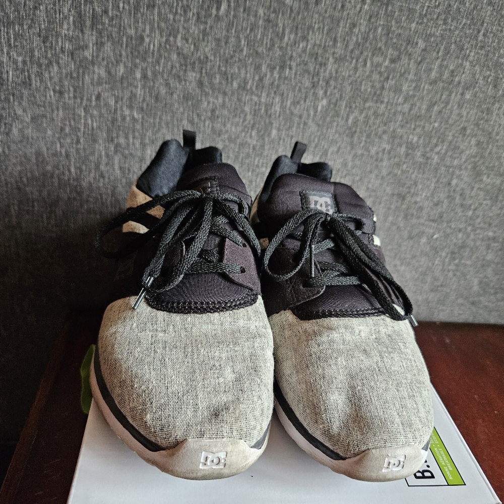 DC sneakers two-tone
